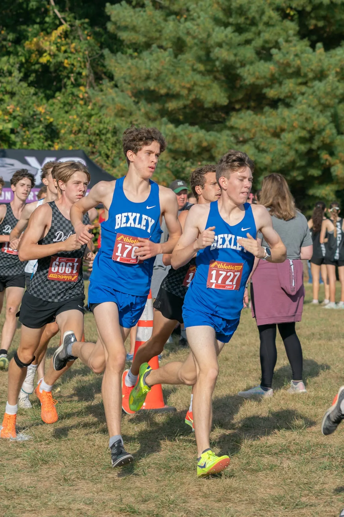 Bexley cross country runners racing in the pack